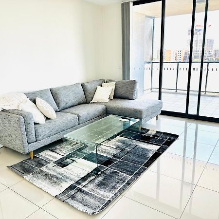 Modern 2 Bedroom & 2 Bathroom Apartment With Stunning Sydney Cbd & Skyline Views! Liverpool Exterior photo